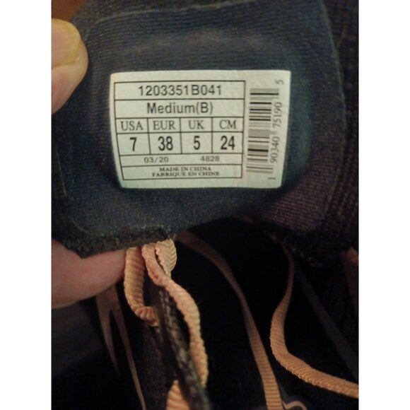 Brooks Levitate 4 Black Pink Women Neutral Road Running Shoes Sz US 7 Medium B - Picture 12 of 14